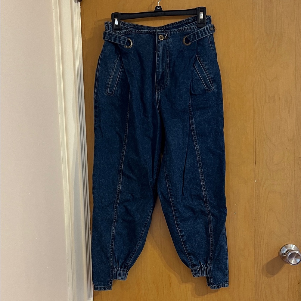 Chic Dark Blue Women's Cropped Jeans